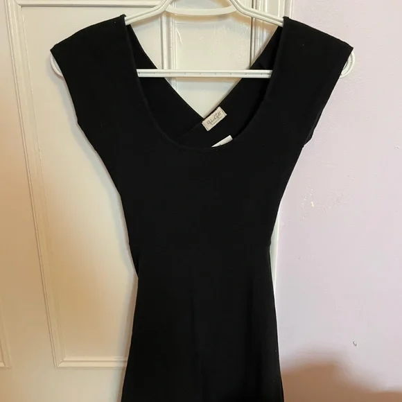 EXTREMELY RARE BRANDY MELVILLE DRESS - Picture 3 of 3